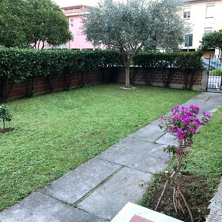 Luni Mare - Con 2 Da Letto E Giardino